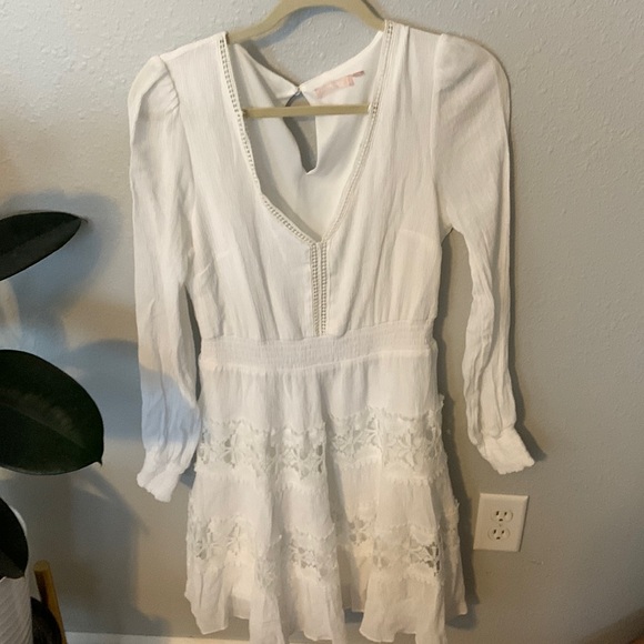 Gorgeous white sun dress - Picture 1 of 2